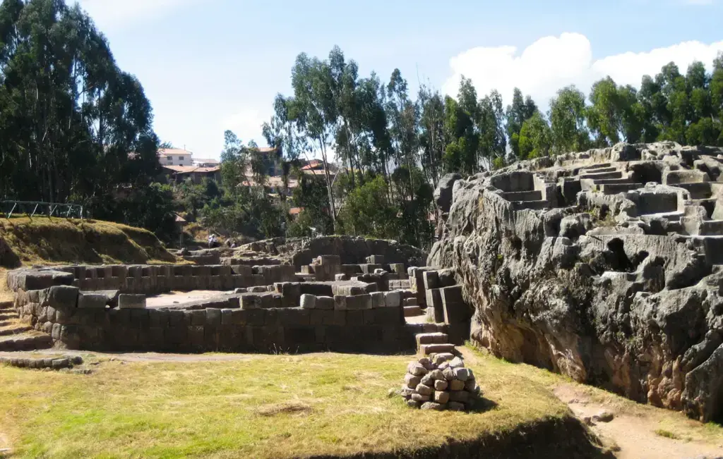 historia de qenqo 1024x651 (1)